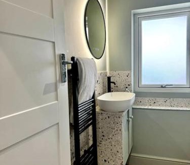 Birchington Apartment | Beachside Studio With Courtyard