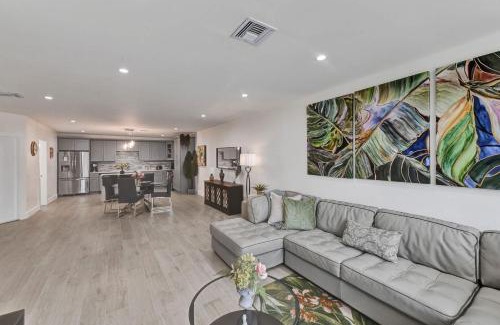Lauderdale-by-the-Sea Apartment | Beachside Villa