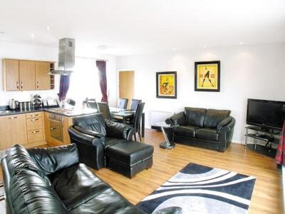 Llanelli House | Beachview