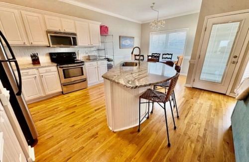 Atlantic Beach Apartment | Beachwood Bliss; Oceanview Condo in Atlantic Beach