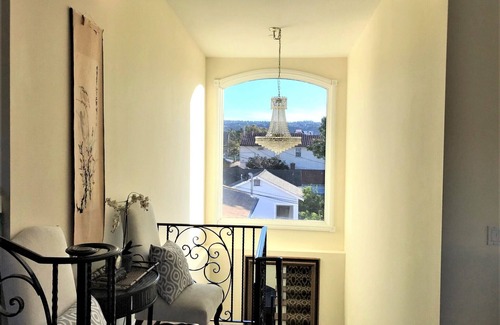 South Redondo Apartment | Beachy and Bright 4 bedroom, walk to beach!