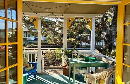 Seaside House | Beachy Chic Seaside Retreat-gas fireplace & firepit, steps to beach, prom & town