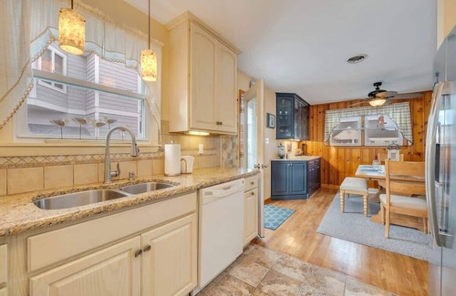 Avalon House | Beachy Keen: Comfort, Charm, One Block to Beach