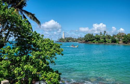 Dondra Hotel | Beacon By The Bay Villas and Suites by the Clarks