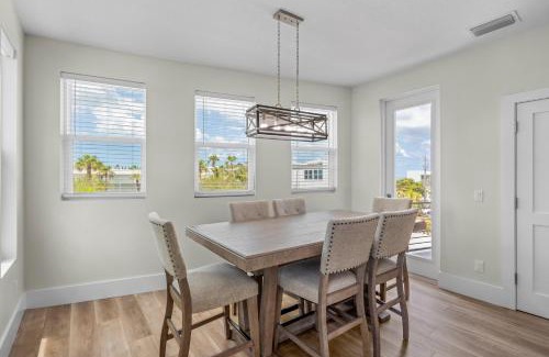 Bradenton Beach House | Beacon by the Sea Retreat