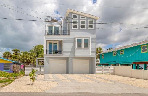Bradenton Beach House | Beacon by the Sea Retreat