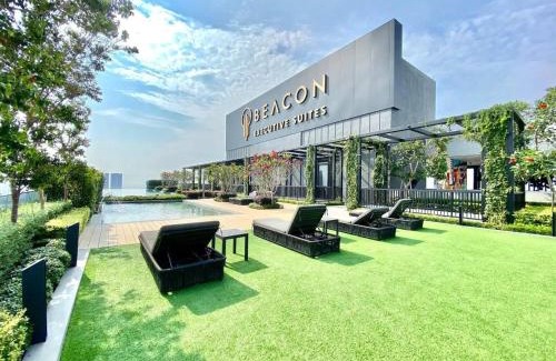 George Town Apartment | Beacon Executive Suite by Fantabulous Guest House