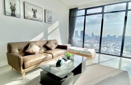 George Town Apartment | Beacon Executive Suites #Executive #SkyPool #Georgetown #6pax #2BR 2bath #1Queen 4Single #Quality well maintained #Private host