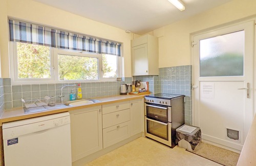 Emsworth Cottage | Beacon Square, Emsworth - a family house that sleeps 8 guests in 3 bedrooms