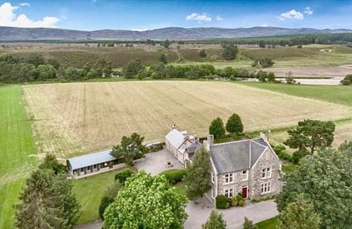 Carrbridge House | Beananach Cottage, rustic charm and simple living