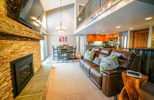 Steamboat Springs House | Bear Claw 402 - Ski-in Ski-out Condo!
