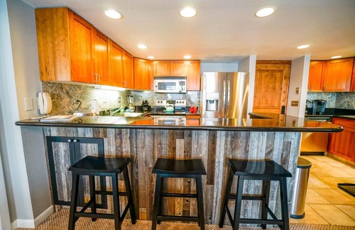 Steamboat Springs House | Bear Claw 402 - Ski-in Ski-out Condo!