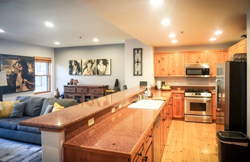 Mountain Village Condo | Bear Creek Lodge - 1 Bedroom with Forest View