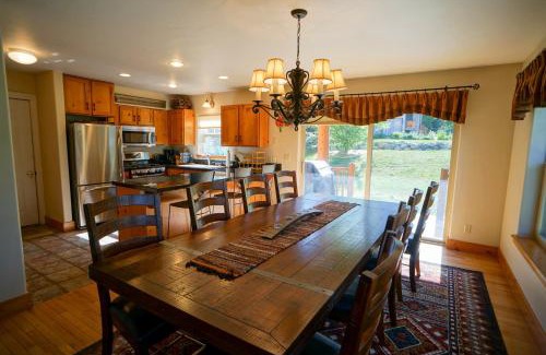 Steamboat Springs House | Bear Creek Lodge Townhome