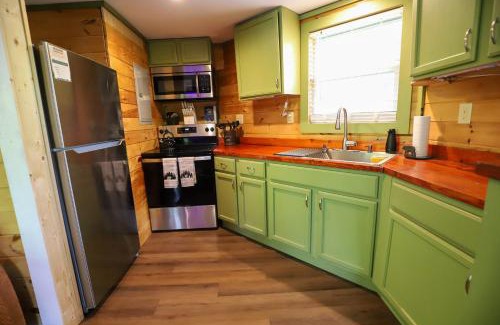 Mill Ridge House | Bear Lodge Inn - Banner Elk Peaceful & Cozy Cabin Retreat