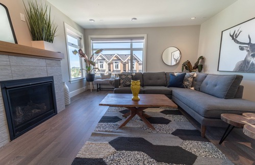 Langford House | Bear Mountain's Best-Luxurious Family Friendly Home at New Entrance to Bear Mountain