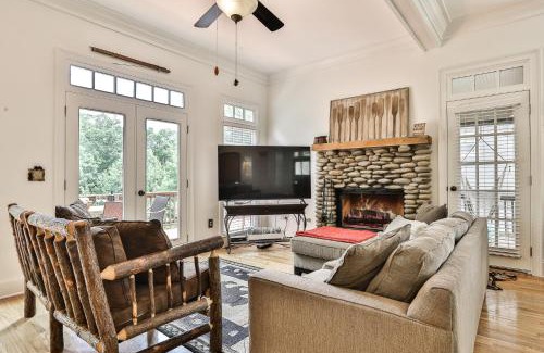 Big Canoe House | Bear Pause Cottage - Big Canoe Cottage Rental - Fireplace, Screened Porch, Ping Pong, Stylish Decor, Hiking Trails - Big Canoe,