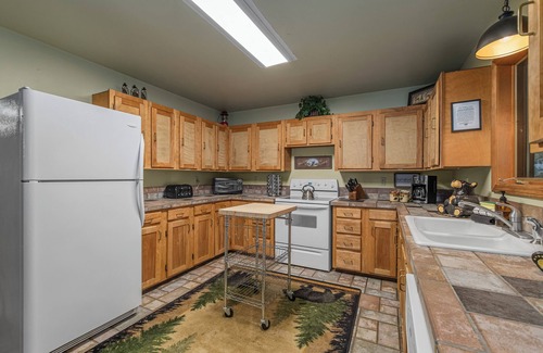 Leavenworth Cabin | Bear Paw-Near Reindeer Farm/Village, Hot Tub, WIFI