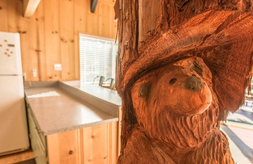 Arnold Ski Chalet | Bear's Outpost- ~ Central Heat!Stay 4 nights, Get 5th night free
