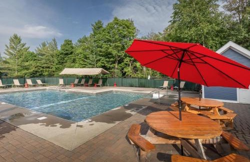 Killington Apartment | Bearitime Lodge Pool, Gym, Hot Tub, Close to Resort