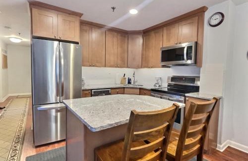 Killington Apartment | Bearitime Lodge Pool, Gym, Hot Tub, Close to Resort