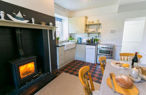 Moelfre House | Bears Cottage