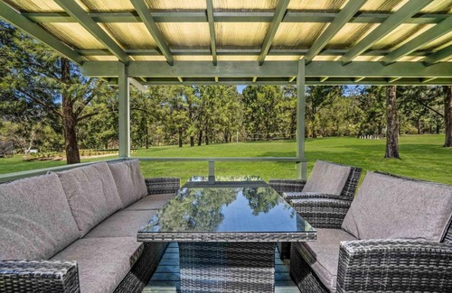 Kangaroo Valley House | Beau Cabin One Bedroom Cabin on Golf Course