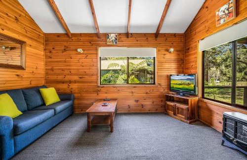 Kangaroo Valley House | Beau Cabin One Bedroom Cabin on Golf Course