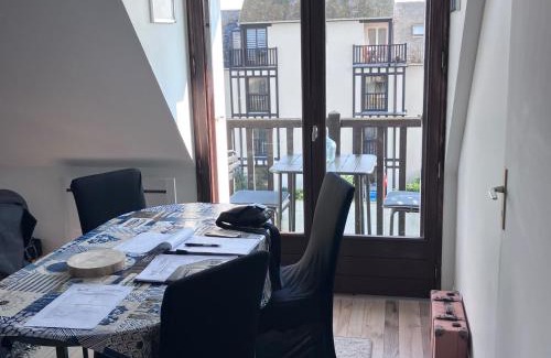 Villers-sur-Mer Apartment | Beau duplex familial refait à neuf avec balcon proche plage - FR-1-712-96