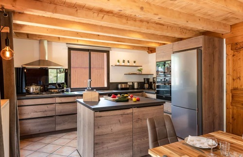 Le Bettaix Ski Chalet | Beautiful chalet Snow Star in the 3 Valleys