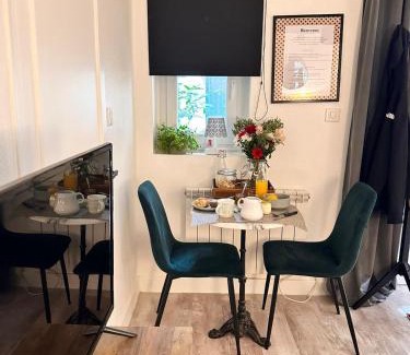 Moulins Apartment | Beau studio et sa terrasse quartier historique