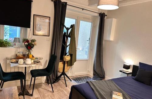 Moulins Apartment | Beau studio et sa terrasse quartier historique
