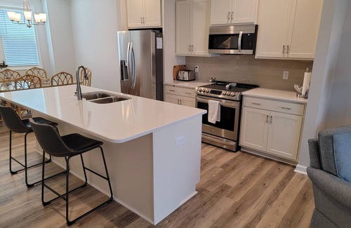 Morehead City House | Beaufort Retreat, with pool, pickle ball, clubhouse, resort amenities
