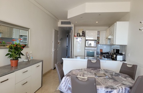 Beaulieu-sur-Mer Apartment | Beaulieu, 3 air conditioned rooms, terrace, sea view, swimming pool and parking