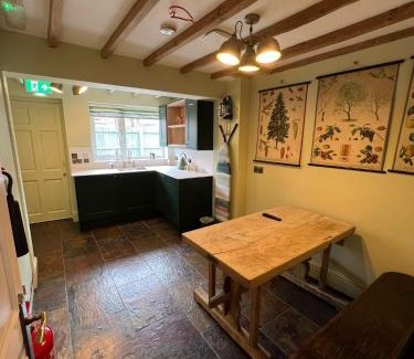 Newark Hotel | Beaumond Cross Inn