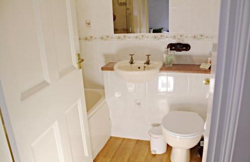 Windermere House | Beaumont Guest House Windermere - Adult Only - Free Car Park & Off Site access to the local Health Centre