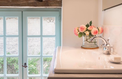 Saint-Aubin-de-Cadelech House | Beautiful guesthouse set in 100 acre estate with heated pool and tennis court