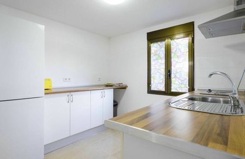 Oropesa del Mar Villa | Beautiful apartment in villa for 3 guests with A/C, pool, WIFI, TV and terrace