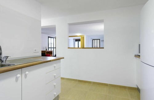 Oropesa del Mar Villa | Beautiful apartment in villa for 3 guests with A/C, pool, WIFI, TV and terrace