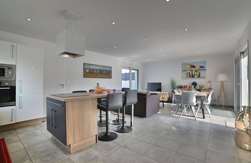 Le Grand-Village-Plage House | Beautiful private villa for 6 people with WIFI, TV and terrace