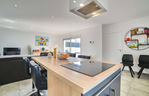 Le Grand-Village-Plage House | Beautiful private villa for 6 people with WIFI, TV and terrace