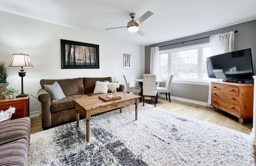 Whitchurch-Stouffville House | Beautiful, Cozy (cottage like) 3 Bedroom, 2 bath Home