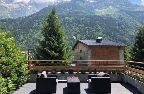 Les Contamines-Montjoie Ski Chalet | Beautifully Renovated Chalet, Close to Lifts and Summer Park. Ski home