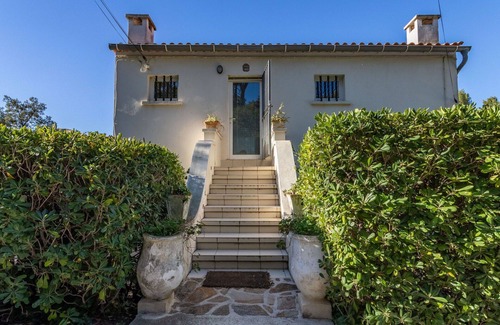 Le Rayol Apartment | Beautiful apartment for 4 people with WIFI, A/C and TV