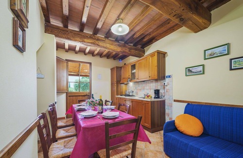 Orentano Apartment | Beautiful apartment for 7 guests with WIFI, A/C, pool, TV and patio