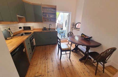 Fishponds Apartment | Beautiful 1 bed apartment 10minutes walk from Fishponds high street