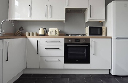 Raynes Park Apartment | Beautiful 1 bed flat in Wimbledon