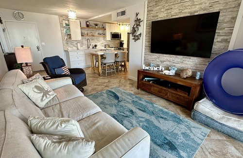 Islamorada Condo | Beautiful 1 bedroom apartment with stunning open water view Apt 317