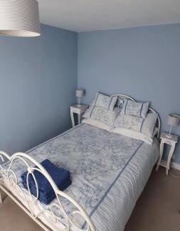 Sholden House | Beautiful 1 bedroom cottage with courtyard.