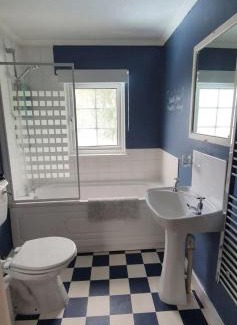Sholden House | Beautiful 1 bedroom cottage with courtyard.